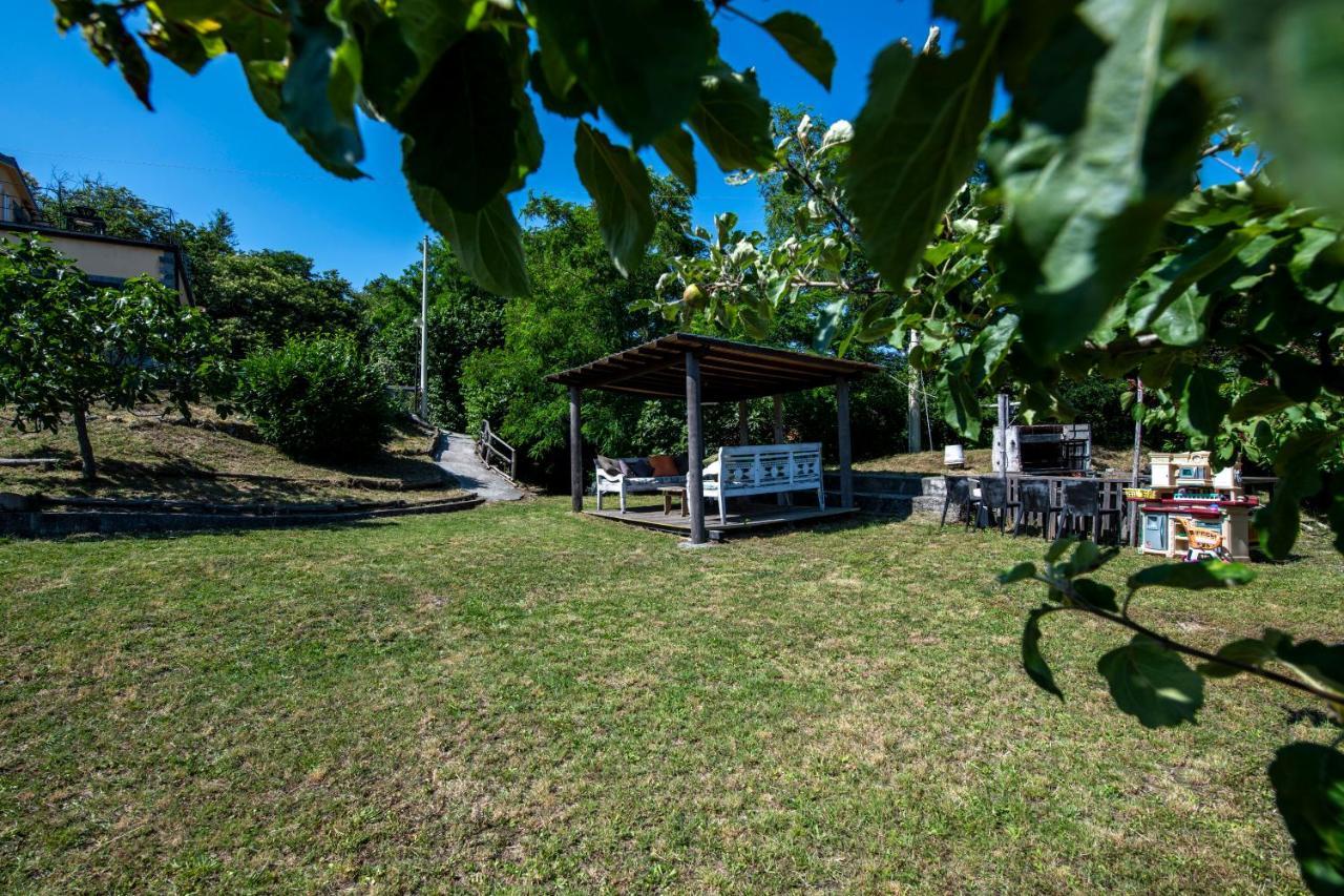 211 - Appartamento Acacia, Terrazza Giardino E Piscina Carro Екстериор снимка