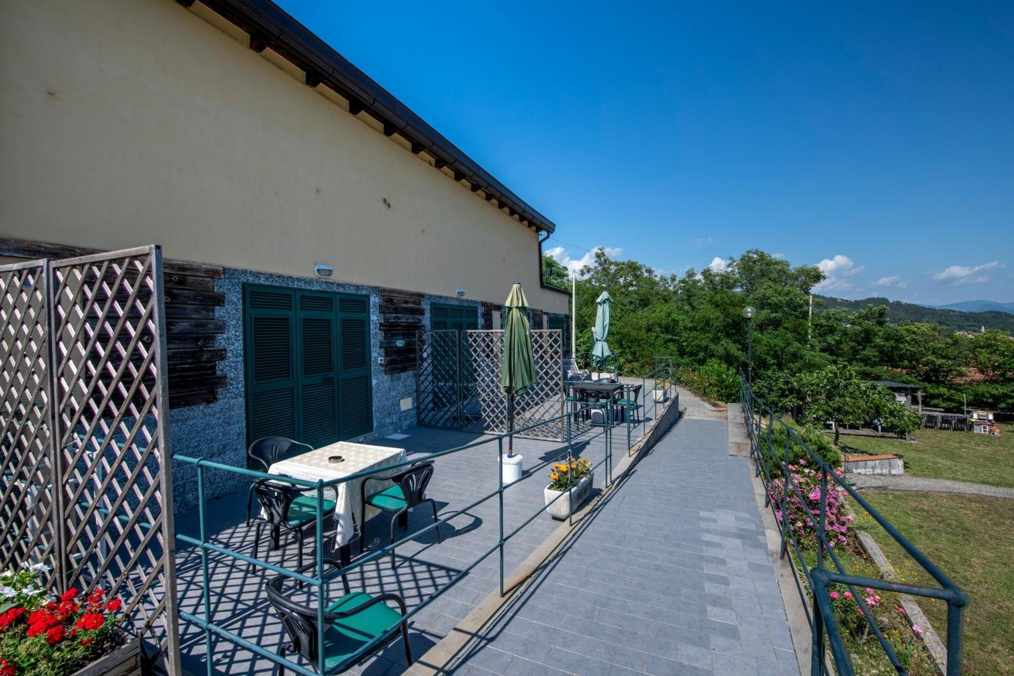 211 - Appartamento Acacia, Terrazza Giardino E Piscina Carro Екстериор снимка