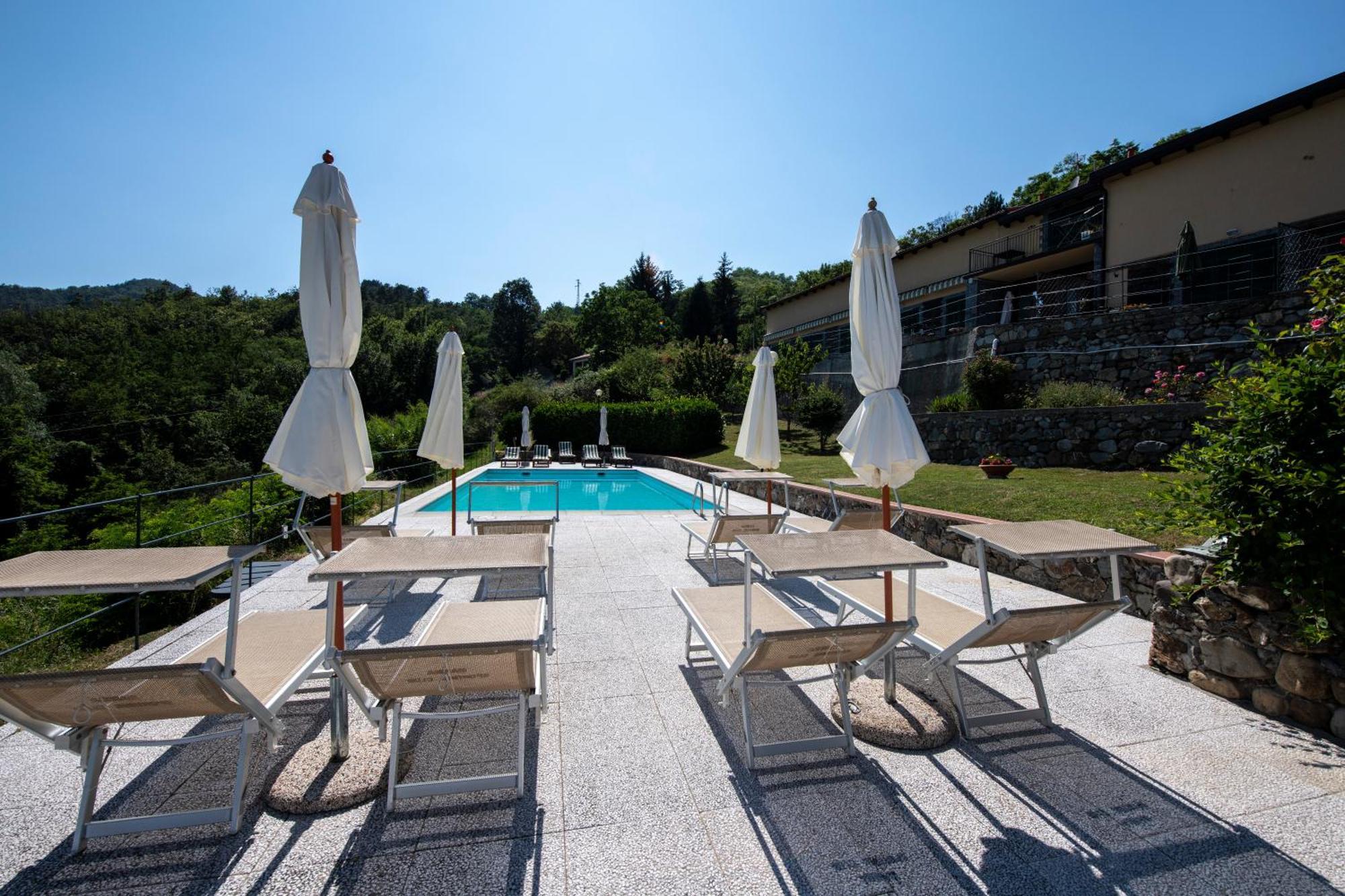 211 - Appartamento Acacia, Terrazza Giardino E Piscina Carro Екстериор снимка
