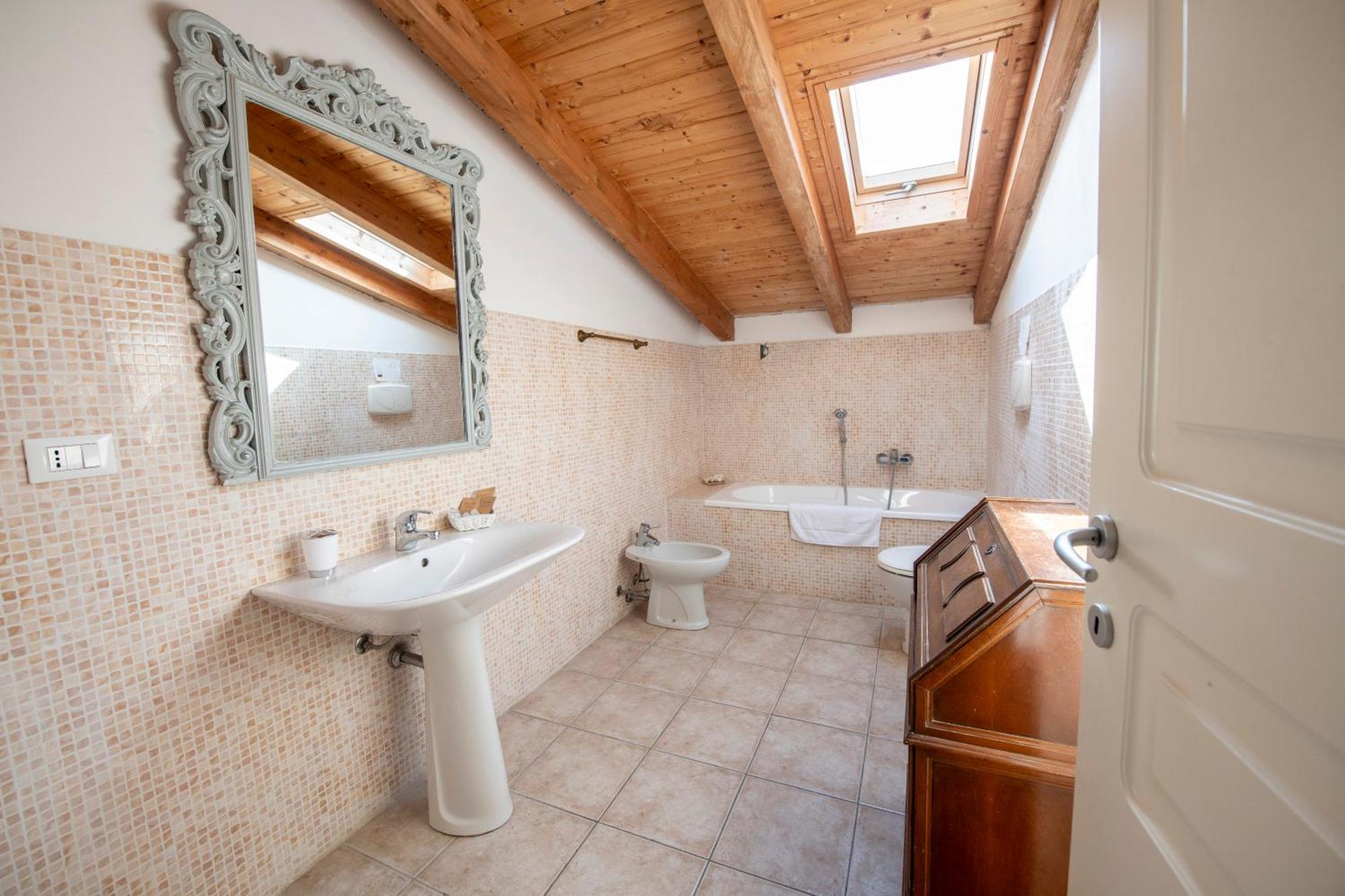 211 - Appartamento Acacia, Terrazza Giardino E Piscina Carro Екстериор снимка