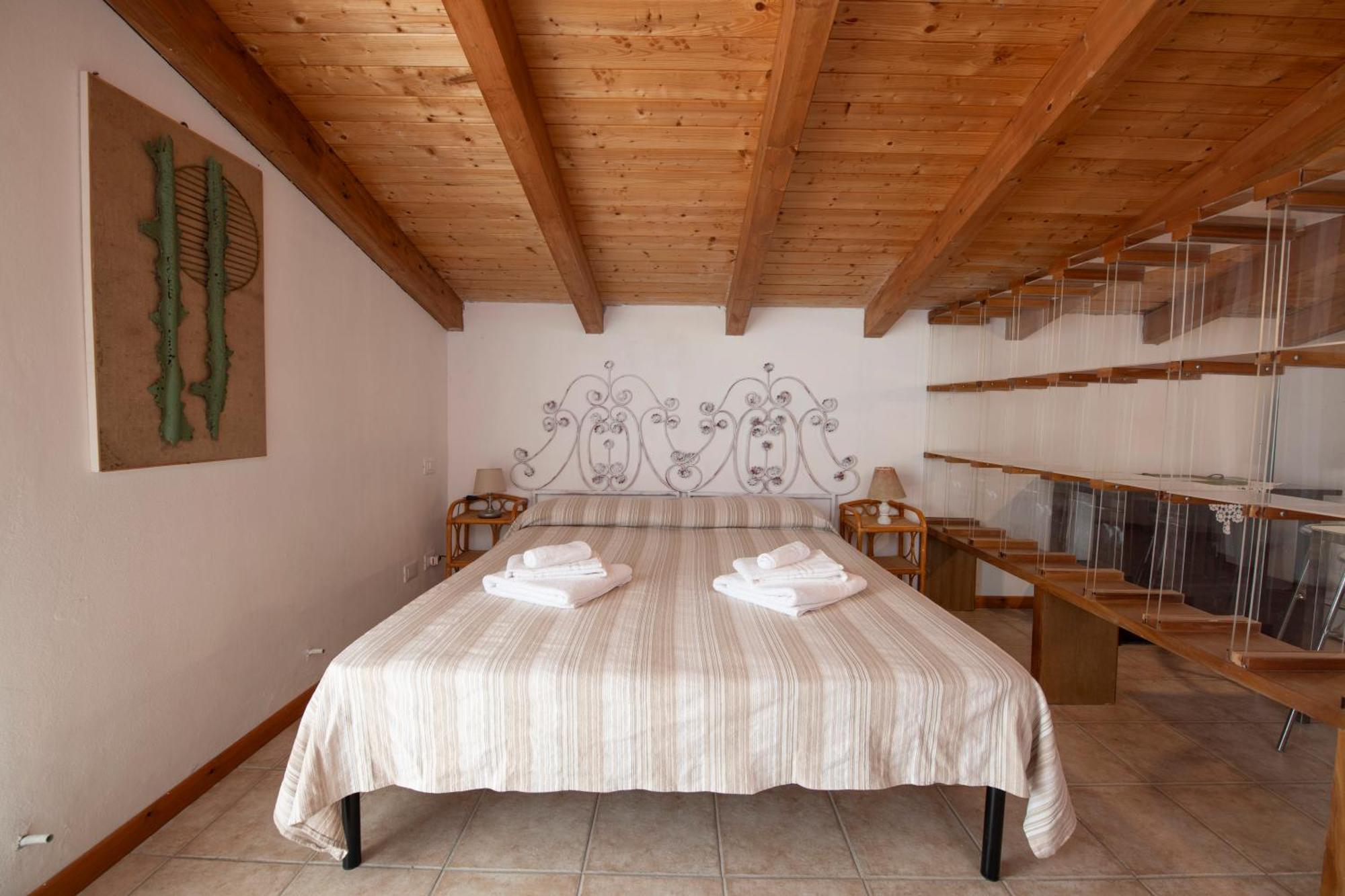211 - Appartamento Acacia, Terrazza Giardino E Piscina Carro Екстериор снимка